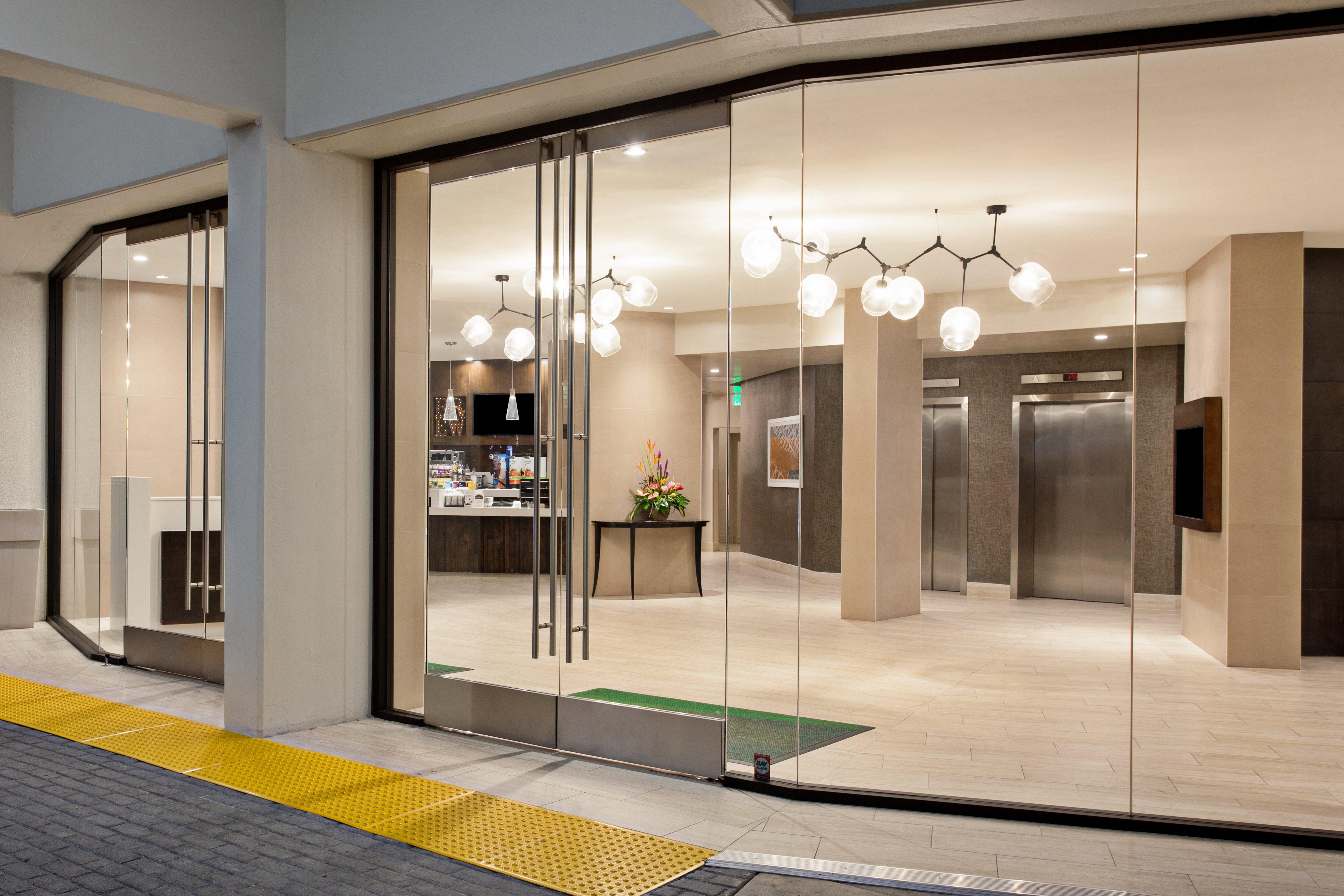 Holiday Inn Long Beach - Airport By Ihg Exterior foto